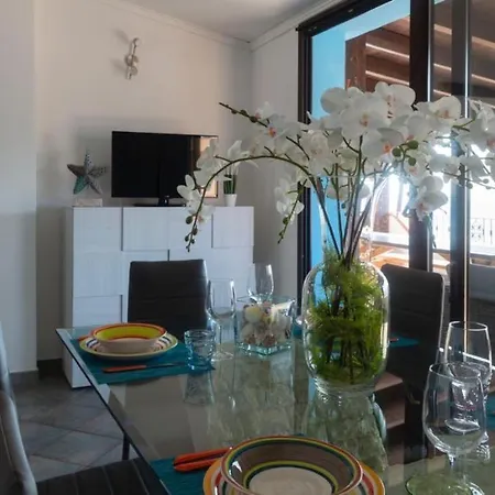 House Apartment *